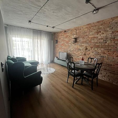 Apartament Z Widokiem Na Stadion Styl Industrialny Jedyny Taki Check In 24 H Poznan Bagian luar foto