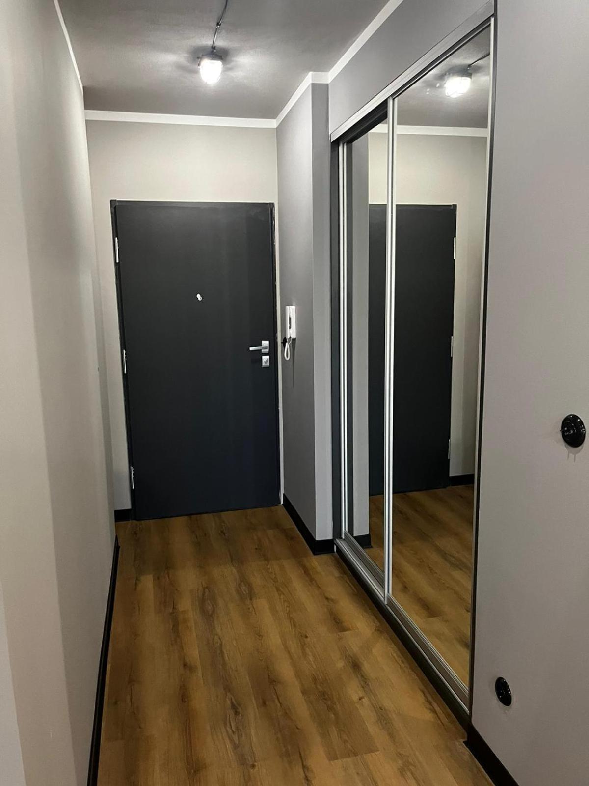 Apartament Z Widokiem Na Stadion Styl Industrialny Jedyny Taki Check In 24 H Poznan Bagian luar foto