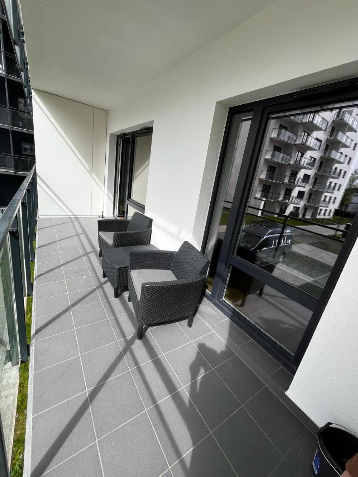 Apartament Z Widokiem Na Stadion Styl Industrialny Jedyny Taki Check In 24 H Poznan Bagian luar foto